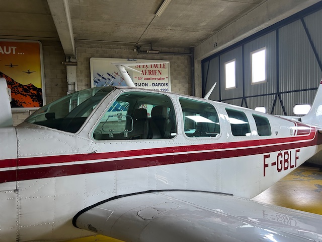 BEECH A36